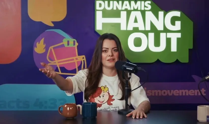 A cantora e líder do grupo Diante do Trono, Ana Paula Valadão, criticou o uso de técnicas de hipnose durante momentos de louvor em igrejas. Foto: Reprodução/YouTube/Dunamis Movement