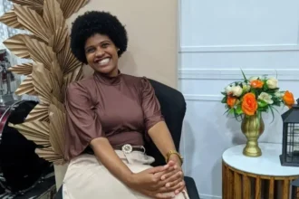 Lutando contra as sequelas de um AVC, a cristã Carla Katlen testemunha como a fé a curou e a ajudou a gerar uma vida em meio ao deserto. Foto:Facebook/Carla Hermerson