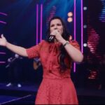 A cantora Eliane Fernandes apresenta sua nova música de trabalho pela Louvor Eterno, intitulada como ''No Controle''. Foto: Divulgação.