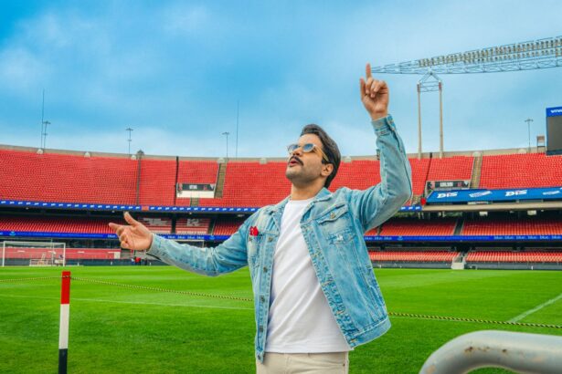 Gabriel Guedes, com mais de 4 milhões de ouvintes, lança o EP "O Amor Que Encontrei", explorando estilos como R&B, afrobeat e reggaeton. Foto: Divulgação.