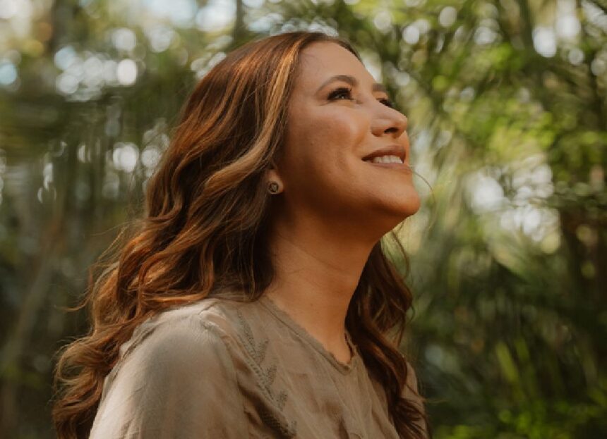 Ana Nóbrega apresenta a canção “Não Há Outro Lugar”, música – título de seu novo álbum, com Diego Karter, Matheus Duque, Anny Carvalho. Foto: Divulgação.