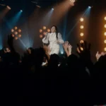 Novo EP de Eyshila traz 5 faixas, incluindo mashups como "Vontade de Adorar + Vitória no Deserto" e duetos com Bruna Karla e Cassiane. Foto: Divulgação.
