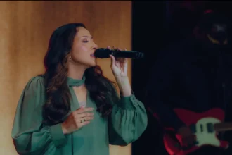 A cantora Jozyanne lançou o single "Teu Silêncio", dando o pontapé inicial em seu novo projeto musical gravado ao vivo. Foto: Divulgação.