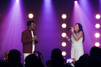 A cantora gospel Eyshila lançou o mashup "Descanse o Seu Coração + Deus é Deus" em parceria com Delino Marçal, recentemente. Foto: Divulgação.