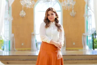 O EP "Em Todo Tempo" de Bekah Costa, já lançado, apresenta cinco faixas de adoração que reafirmam a inabalável bondade e soberania de Deus. Foto: Divulgação.