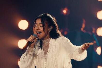 A cantora Julia Vitória lança o single “Restaura o Teu Altar”, que te convida a buscar um relacionamento mais íntimo e verdadeiro com Deus. Foto: Divulgação.