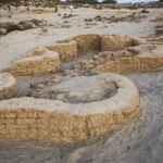Arqueólogos revelaram a descoberta de uma fortaleza no Egito, descrita em Êxodo, em sítio arqueológico no norte do deserto do Sinai. Foto: Divulgação/Ministério do Turismo e Antiguidades do Egito