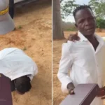 Durante gravação obreiro cai em lágrimas ao receber bíblia de estudo de missionário na África e vídeo viraliza. Foto: Reprodução/Instagram/Diogo Scremin