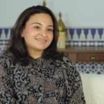 Após se sentir abandonada pelo Islã, professora islâmica tem um sonho com Deus que a libertou do vazio e a faz se converter. Foto: Reprodução/YouTube/Arab Media Ministries