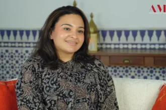 Após se sentir abandonada pelo Islã, professora islâmica tem um sonho com Deus que a libertou do vazio e a faz se converter. Foto: Reprodução/YouTube/Arab Media Ministries