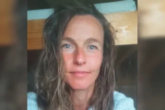 Mulher com bactéria que devorava o cérebro que estava quase paralisada, é curada instantaneamente após um encontro com Jesus. Foto: Instagram/Tineke Schutte