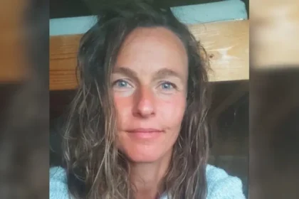 Mulher com bactéria que devorava o cérebro que estava quase paralisada, é curada instantaneamente após um encontro com Jesus. Foto: Instagram/Tineke Schutte