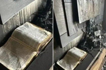 Em meio aos escombros e pertences destruídos em incêndio, foi encontrada uma bíblia intacta, resistindo às chamas em imóvel no RS. Foto: Divulgação/Corpo de Bombeiros Militar de Carazinho