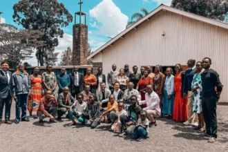 Missão no Quênia: Pastores brasileiros capacitam líderes locais e distribuem comidas e cestas básicas em aldeias. Foto: Divulgação.