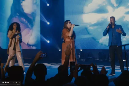 Midian Lima lança nova faixa de seu projeto gravado ao vivo: a regravação de "Olharei Para o Alto", com Gabriela Gomes e Marquinhos Gomes. Foto: Divulgação.