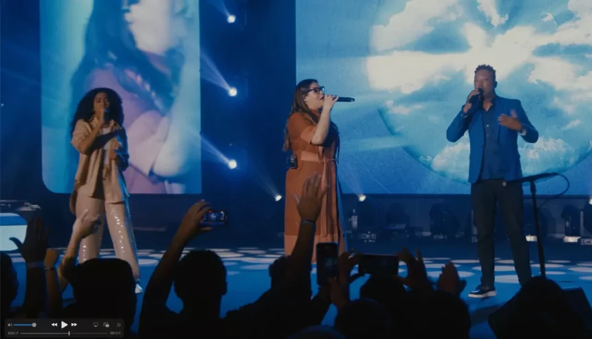 Midian Lima lança nova faixa de seu projeto gravado ao vivo: a regravação de "Olharei Para o Alto", com Gabriela Gomes e Marquinhos Gomes. Foto: Divulgação.