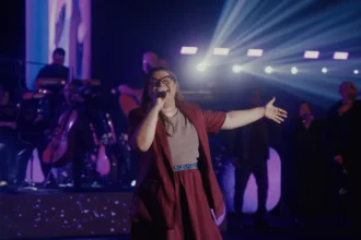 Midian Lima lançou recentemente seu mais novo single, “Novidade de Deus”, uma canção de seu projeto recém-gravado ao vivo. Foto: Divulgação.