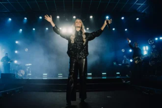 Marine Friesen celebrou recentemente o lançamento de "Faz Chover de Novo", um single autoral que inicia seu novo projeto gravado ao vivo. Foto: Divulgação.