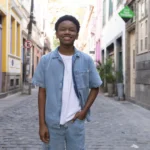 O cantor Isaque Marins iniciou emocionante capítulo em sua carreira com o lançamento do single e videoclipe “Deus Vai Prover” recentemente. Foto: Divulgação.