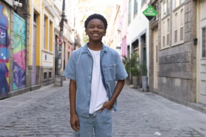 O cantor Isaque Marins iniciou emocionante capítulo em sua carreira com o lançamento do single e videoclipe “Deus Vai Prover” recentemente. Foto: Divulgação.