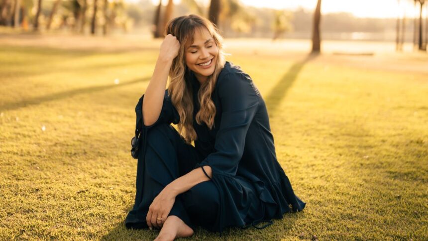 A cantora LUDI apresenta seu novo EP, intitulado “Profundo”, que foi produzido pelo trio sueco ARISE e lançado pela Onimusic. Foto: Divulgação.