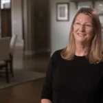 Mulher recebe a cura do câncer incurável após ter encontro com Deus e receber oração em igreja nos Estados Unidos. Foto: Reprodução/CBN News.