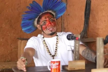 Indígena Mehinako, Kayo, se converte após seu primo ser liberto de opressão espiritual por uma visão de Jesus. Foto: Reprodução/YouTube/Culto na Roça GO