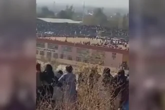 O Afeganistão foi palco de uma execução pública realizada por um adolescente de 13 anos, que estreia o primeiro período do regime Talibã. Foto: Captura de tela/X/@afghanarabc