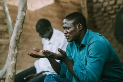 Pastor, esposa e fiéis são sequestrados por terroristas durante culto na Nigéria em igreja no estado de Kogi. Foto: Reprodução/Global Christian Relief