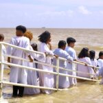 Batismo no Rio Amazonas: Mais de 300 novos convertidos celebraram sua fé em uma cerimônia histórica no Batistério Público de Macapá, Amapá. Foto: Instagram/Prefeitura de Macapá