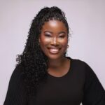 Envolvida com a música desde os oito anos através do coral da igreja, a cantora angolana Eunice Zumbuca é a nova aposta da Onimusic. Foto: Divulgação.