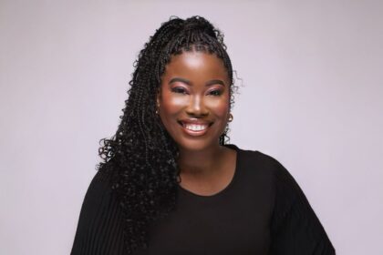 Envolvida com a música desde os oito anos através do coral da igreja, a cantora angolana Eunice Zumbuca é a nova aposta da Onimusic. Foto: Divulgação.