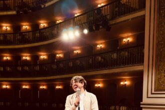 O cantor e compositor Gleydson Leandro apresenta ao público “Tua Graça”, seu novo single autoral gospel/worship. Foto: Divulgação.