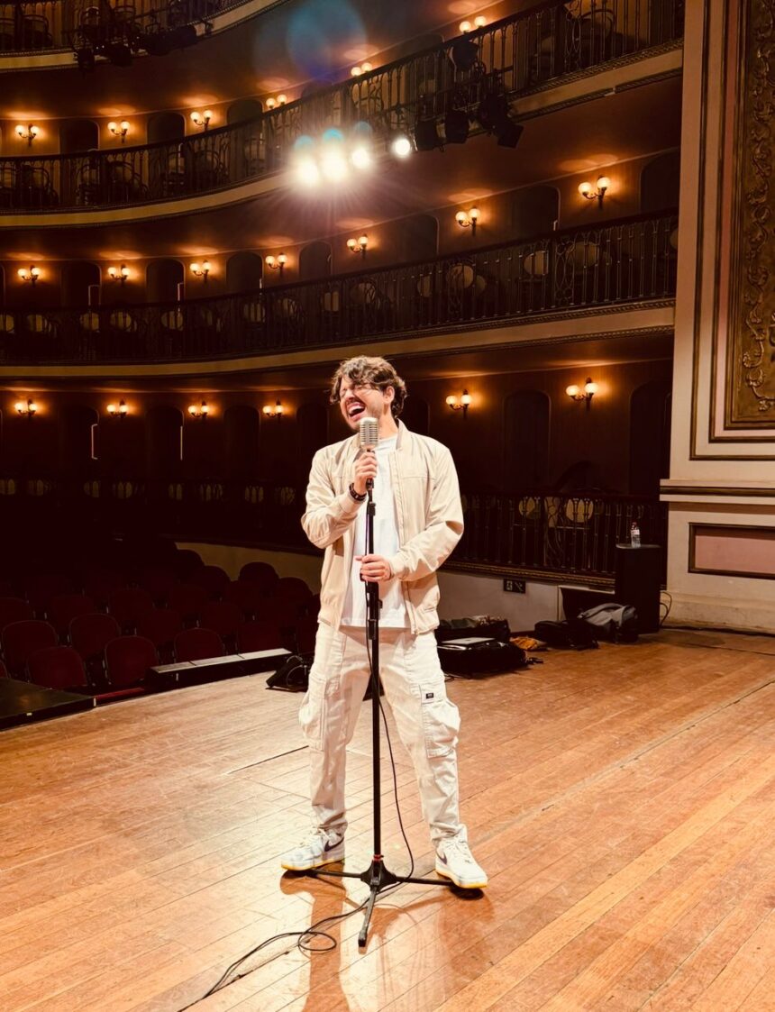 O cantor e compositor Gleydson Leandro apresenta ao público “Tua Graça”, seu novo single autoral gospel/worship. Foto: Divulgação.