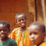 Um mês após o maior sequestro escolar na Nigéria, o governo confirmou o resgate das 130 pessoas que ainda permaneciam em cativeiro. Foto: Representativa/Unsplash.