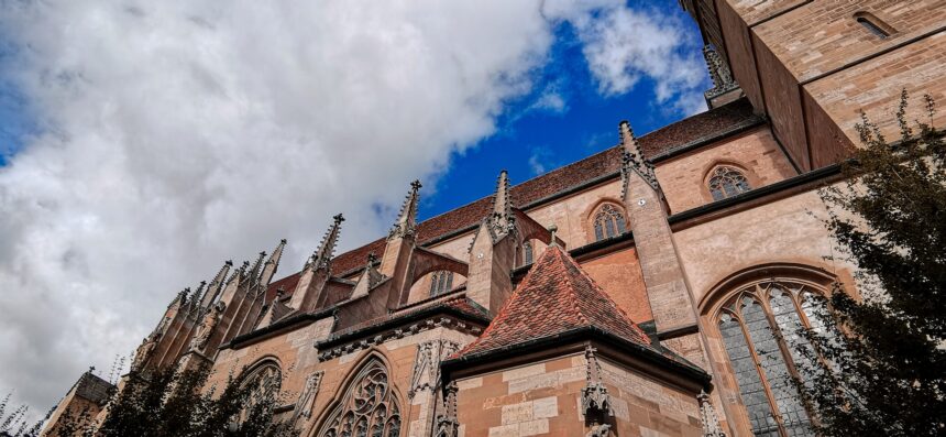 Em estado alemão, é registrado 849 incidentes de ataque a igrejas e vandalismo em 2024, com danos que chegam a milhões, com alta em capelas. Foto: Representativa/Unsplash.