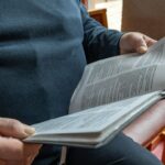 Pastor nos EUA, líder da Igreja de Cristo em Pryor, sobreviveu a um ataque intencional com faca durante um culto em dezembro. Foto: Representativa/Unsplash.