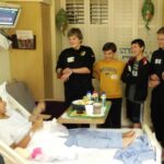 Após clamor de mãe, filho que já estava declarado morto volta a vida: ''Espírito Santo, por favor, venha e traga meu filho de volta!''. Foto: Reprodução/God TV.