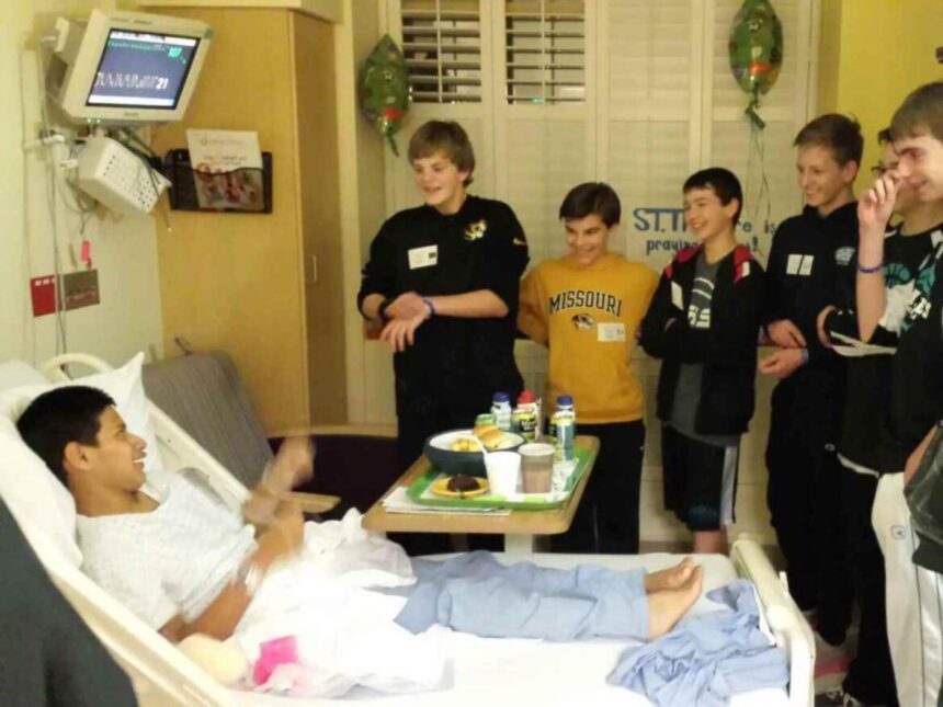 Após clamor de mãe, filho que já estava declarado morto volta a vida: ''Espírito Santo, por favor, venha e traga meu filho de volta!''. Foto: Reprodução/God TV.