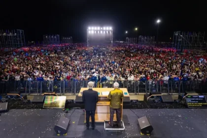 Evangelismo em Camboja leva mais de 2.000 pessoas a Jesus: ''Você pode convidar Jesus Cristo para preencher esse vazio''. Foto: Associação Evangelística Billy Graham