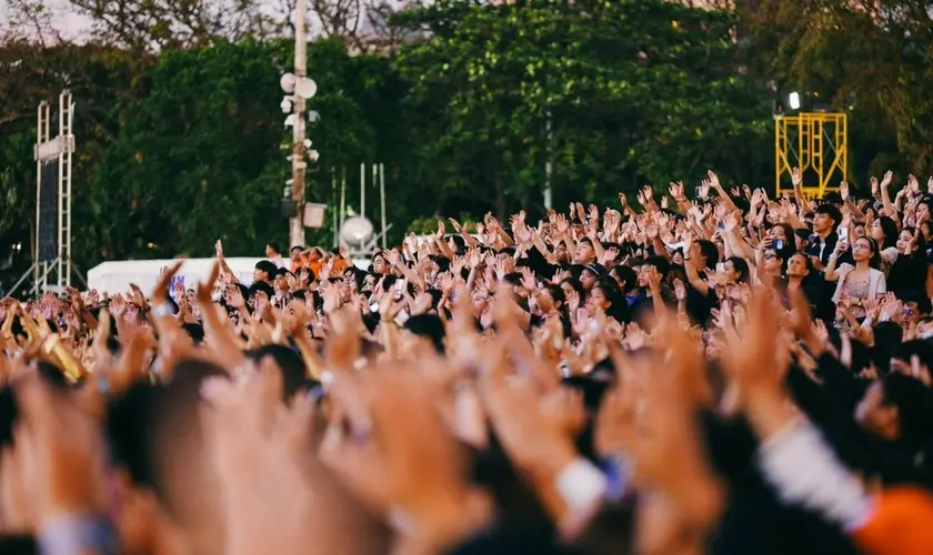 Cruzada nas Filipinas reúne 135 mil pessoas e registra mais de 17 mil conversões e milhares de batismos em dois dias de avivamento. Foto: Reprodução/Facebook/Jonathan S. Ferriol