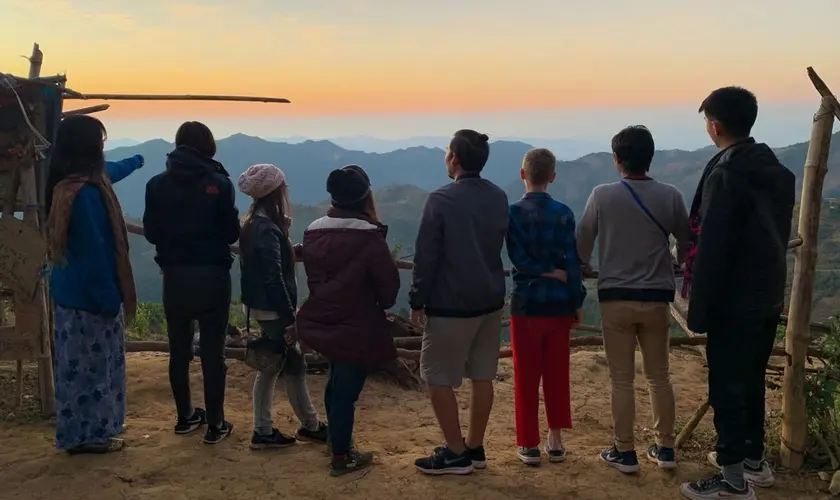 Um casal de missionários celebra as primeiras conversões em uma aldeia na Ásia após 5 anos de trabalho: ''Não desistimos, e valeu a pena''. Foto: Reprodução/IMB.