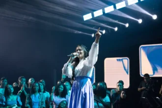 Eula Cris lança "Confia", quarta faixa do seu primeiro álbum ao vivo, com uma mensagem de fé e esperança gravada em sua cidade natal. Foto: Divulgação.