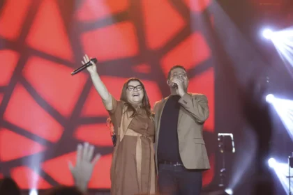 A cantora Midian Lima apresentou mais um capítulo marcante de seu novo DVD: a releitura do sucesso “Aguenta, Coração!”, com Wilian Nascimento. Foto: Divulgação.