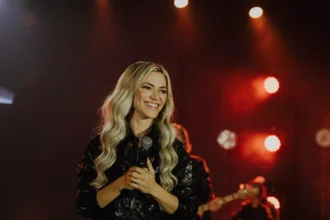 Marine Friesen encerra o ano com o single viral “Gratidão”, com uma mensagem poderosa de adoração que marca o novo tempo em seu ministério. Foto: Divulgação.