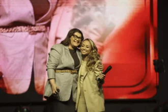 Está disponível nas plataformas a canção inédita "Eu Creio", novo lançamento de Midian Lima que conta com a participação de Bruna Karla. Foto: Divulgação.