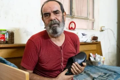 Sobrevivente de ataque a igreja na Síria, que perdeu sua esposa no mesmo atentado, perdoa terrorista: ''Perdoem os seus perseguidores''. Foto: Reprodução/Global Christian ReliefFoto: Reprodução/Global Christian Relief