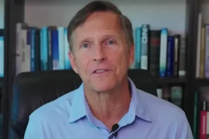 Ex-cético analisa 1.500 casos de experiências de quase morte e revela como os relatos de encontros com Jesus confirmam as verdades bíblicas. Foto: Reprodução/YouTube/Imagine Heaven Podcast with John Burke