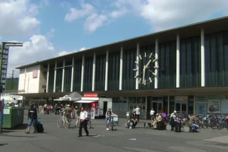 Afegão é detido após atacar fiéis em um estande das Testemunhas de Jeová na Estação Central de Würzburg, na Baviera. Foto: Wikipedia.