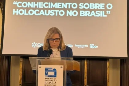 Silas Anastácio visita o Memorial do Holocausto em SP e alerta sobre o avanço do antissemitismo e o desconhecimento histórico no Brasil. Fotos: Silas Anastácio / Liane Zaidler